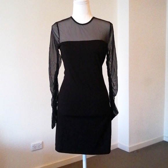 Elegant Dress - Picture 5 of 7